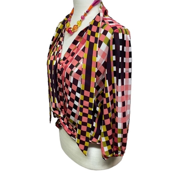 NY&C Knotted Waist With Tie Neck Squares Blouse - Picture 3 of 5